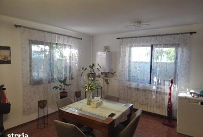 Casă cu 5 camere cu Canalizare în Central - 6