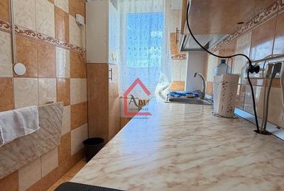 Apartament cu 3 camere decomandat în Filiași