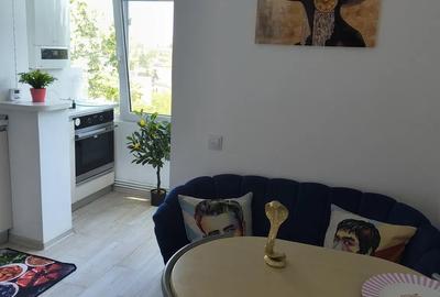 Apartament cu 2 camere semidecomandat în 1 Mai