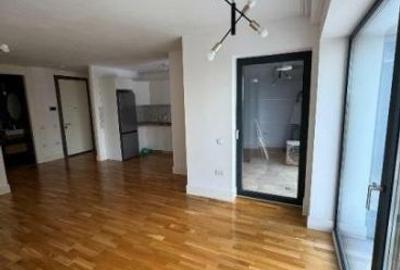 Apartament cu 3 camere semidecomandat în Barbu Văcărescu - 1