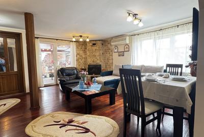 Apartament cu 5 camere semidecomandat, mobilat în Zorilor