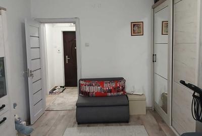 Apartament cu 2 camere decomandat în Răcădău
