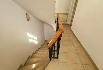 Casă individuală cu 11 camere cu Canalizare în Central - 17