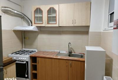 Apartament cu 3 camere decomandat în Vlahuță - 2
