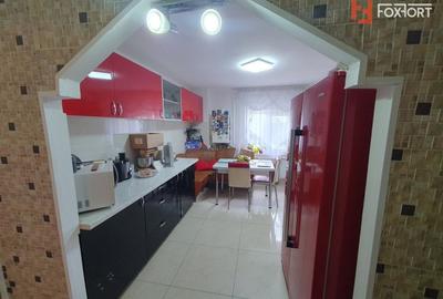 Apartament cu 4 camere decomandat, mobilat în Plăvăț II - 8