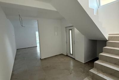 Casă cu 4 camere în Ghiroda