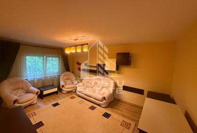 Apartament cu 3 camere decomandat, mobilat în Aradului