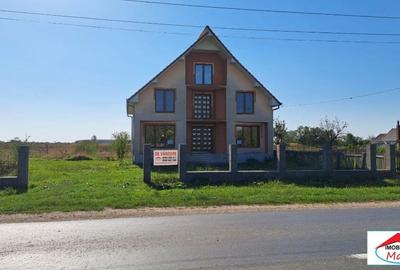 Casă cu 5 camere cu Teren 2220 Mp în Cionchești - 1