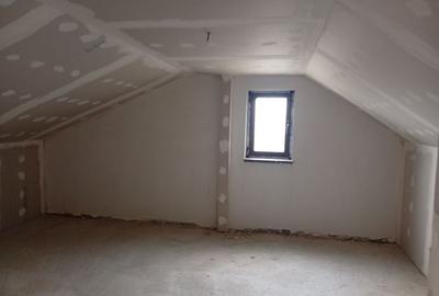 Casă cu 4 camere în Șendreni - 2