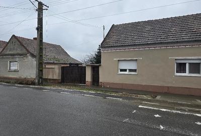 Casă cu 2 camere cu Teren 3040 Mp în Central