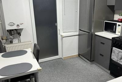 Apartament cu 2 camere decomandat în Micro 17