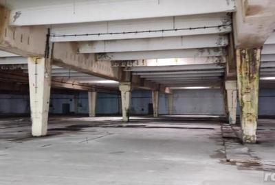 Spațiu comercial, de 1,450 mp, în Central - 3