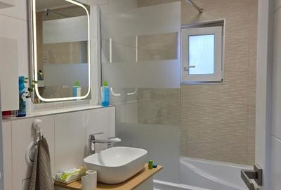 Apartament cu 3 camere decomandat în Tomis III