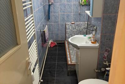 Apartament cu 3 camere semidecomandat în Central - 3
