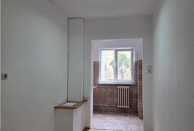 Garsonieră decomandată în Sânmartin - 4