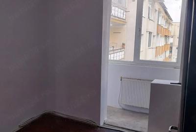 Apartament cu 4 camere decomandat în Exterior Vest - 2