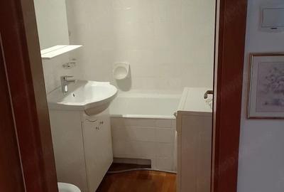 Apartament cu 2 camere decomandat în Tractorul