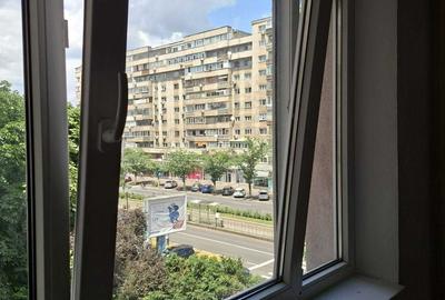 Apartament cu 3 camere decomandat în Republicii