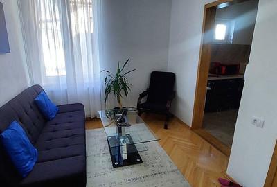 Casă cu 4 camere cu Canalizare în Sub Arini