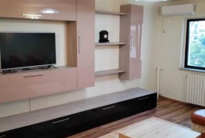 Apartament cu 2 camere decomandat în Far