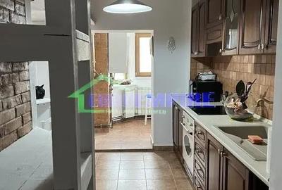 Apartament cu 4 camere decomandat în Central - 3