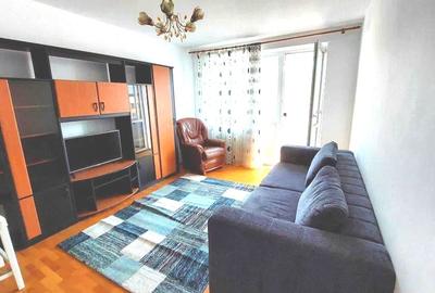 Apartament cu 3 camere semidecomandat, mobilat în Tineretului