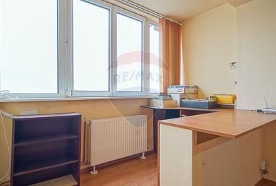 Apartament cu 3 camere circular în Astra - 15