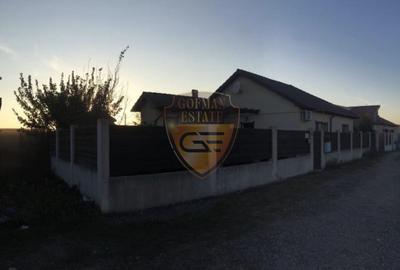 Casă individuală cu 3 camere cu Canalizare în Stadion - 1