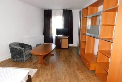 Apartament cu 2 camere decomandat în Vest
