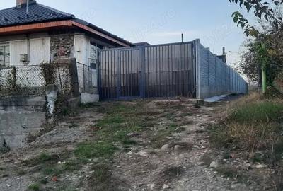 Casă cu 4 camere în Onești