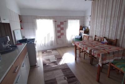 Apartament cu 4 camere decomandat, mobilat în P-ța Universității - 13