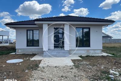 Casă cu 4 camere decomandat cu Teren 500 Mp în Sântandrei