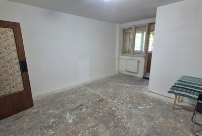 Garsonieră semidecomandată în Costin Georgian