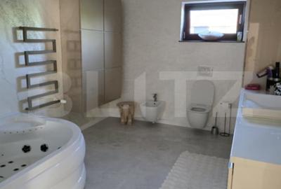 Casă cu 3 camere cu Teren 1000 Mp în Central