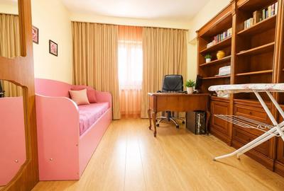 Apartament cu 4 camere decomandat în Trocadero - 4