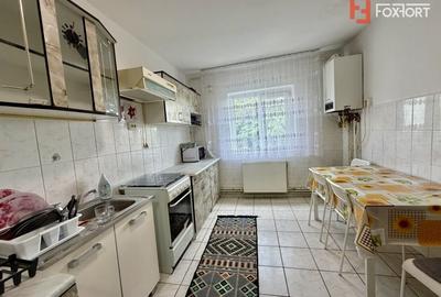 Apartament cu 3 camere decomandat, mobilat în Aradului