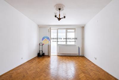 Apartament cu 3 camere semidecomandat în Mărăței