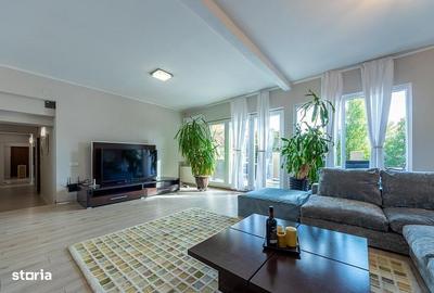 Apartament cu 4 camere decomandat în Unirii
