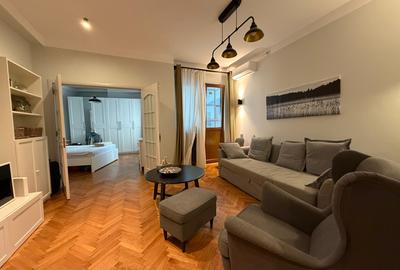 Apartament cu 2 camere semidecomandat, mobilat în Calea Victoriei
