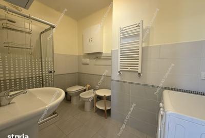 Apartament cu 3 camere semidecomandat, mobilat în Tipografilor