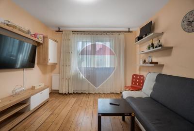 Apartament cu 3 camere semidecomandat, mobilat în Astra