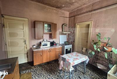 Casă cu 4 camere cu Teren 223 Mp în Central - 2