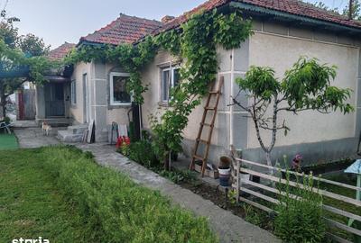 Casă cu 3 camere decomandat cu Teren 1400 Mp în Cogealac