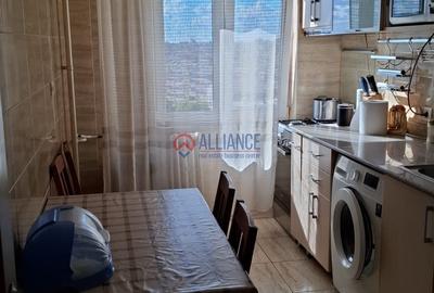 Apartament cu 2 camere decomandat în Casa de Cultură
