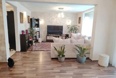 Casă cu 7 camere cu Teren 658 Mp în Corbeanca - 1