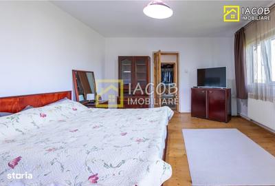Casă cu 4 camere în Central
