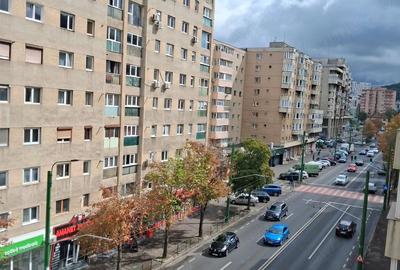 Apartament cu 2 camere decomandat în Centrul Civic