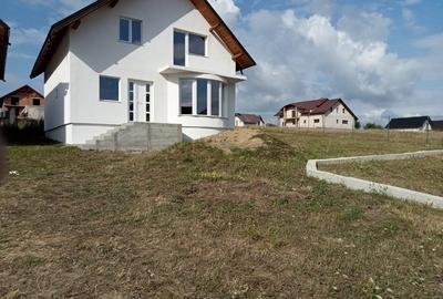Casă cu 4 camere cu Teren 450 Mp în Șcheia - 3