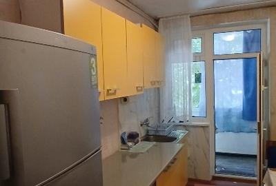 Apartament cu 3 camere decomandat, mobilat în Iancului