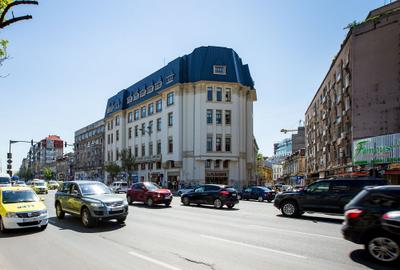 Birou, de 3,400 mp, în Universitate - 2